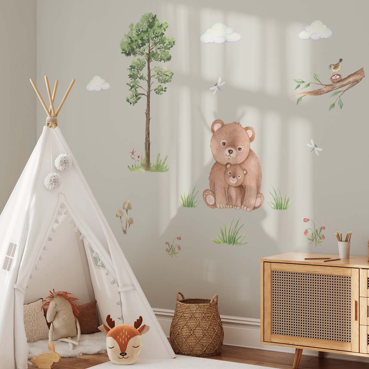 Forest animals, bear - wall stickers for girl's room.